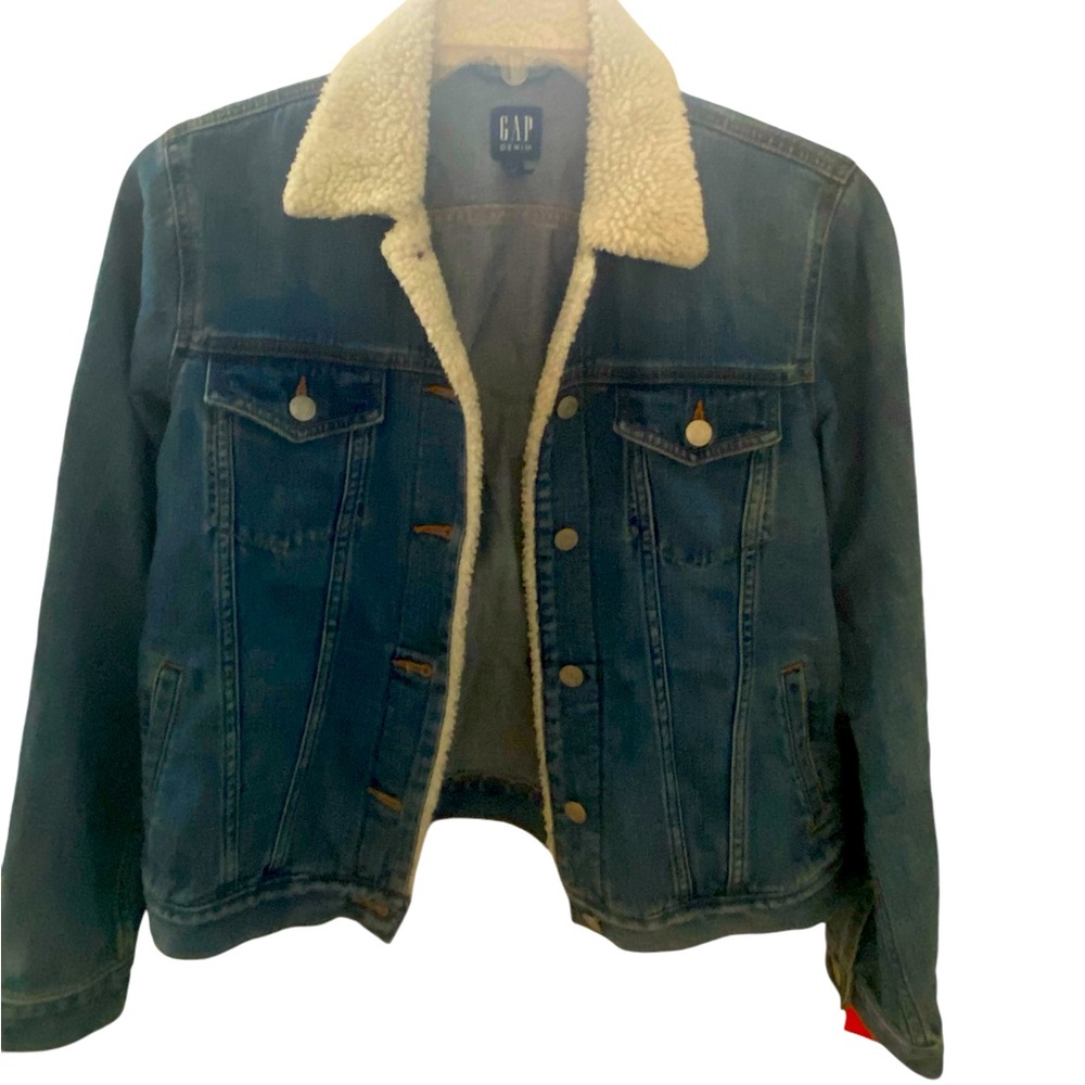 Gap medium jeans jacket with Sherpa collar. Gently used. Med